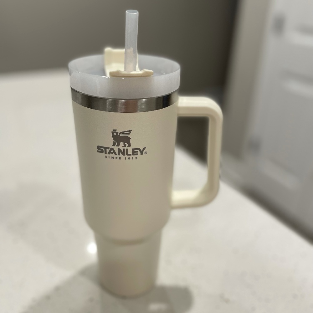 Stanley Adventure Reusable Vacuum Quencher Tumbler with Straw 40oz Cream
